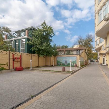 Стильная Квартира Возле Моря На Французском Бульваре Odessa Exterior foto